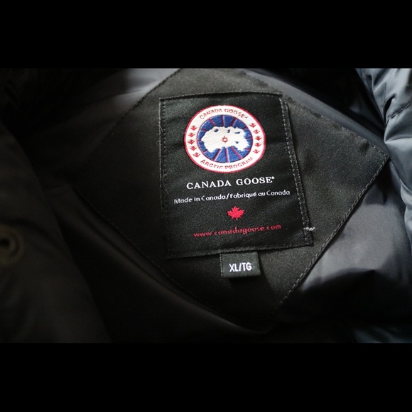 COPY - Canada Goose Jacket - Picture 6 of 6